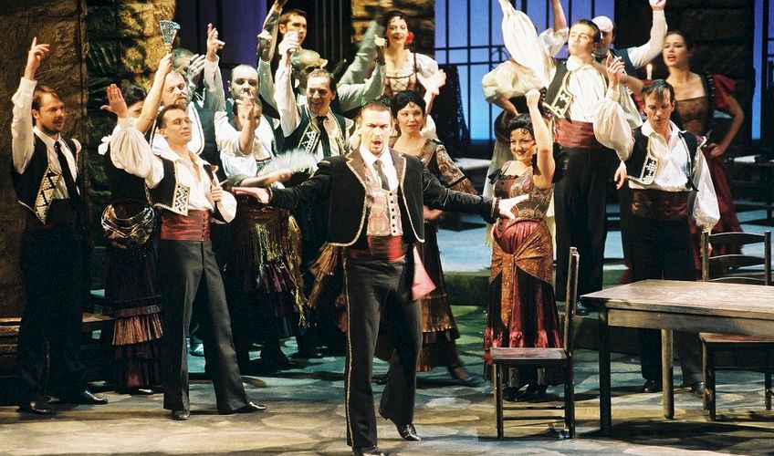 Carmen opens Thurn und Taxis Palace Festival Regensburg: Martin Bárta as Escamillo