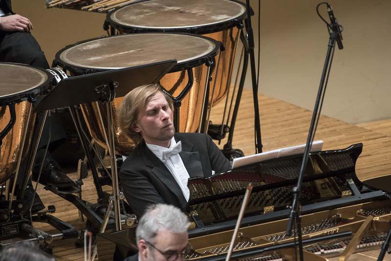 Hospodářské noviny: Bez myšlenek je klavír jen stroj, říká Ivo Kahánek. Čekají ho důležitá vystoupení s filharmoniky