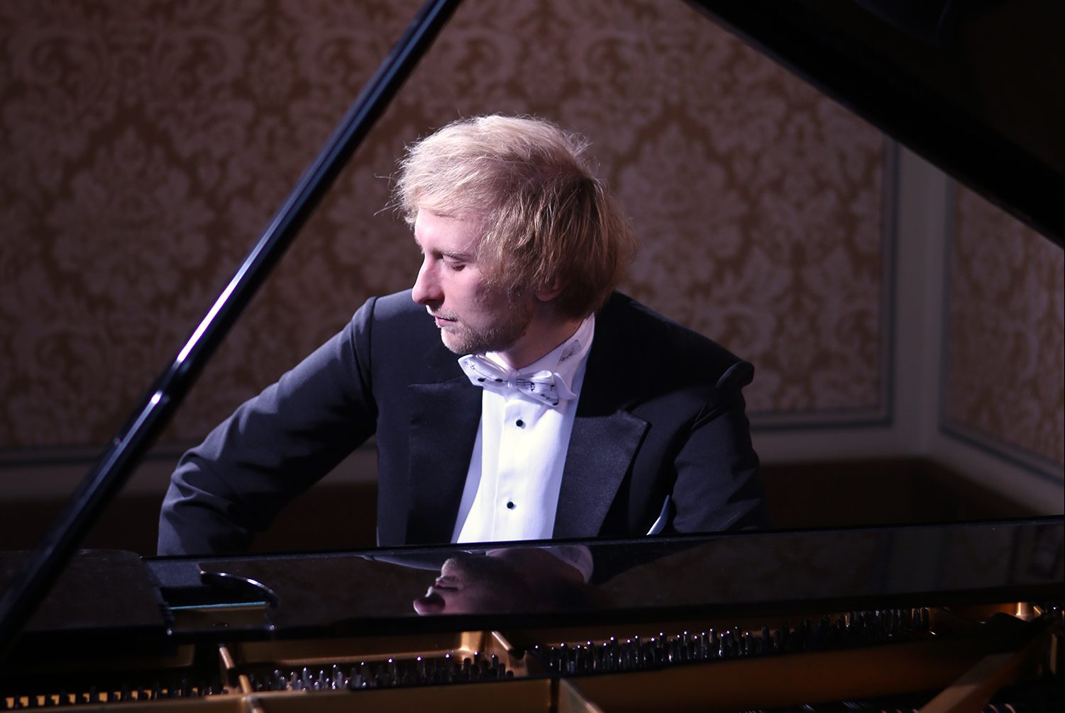 During the prestigious Monte Carlo festival Ivo Kahánek will take part in a piano roulette: 4 concerts in 1 evening