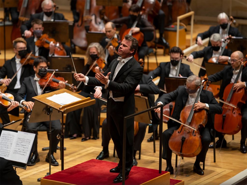 Jakub Hrůša již tradičně vyrazil do USA: tentokrát provede s Chicago Symphony Orchestra Mahlerovu Devátou